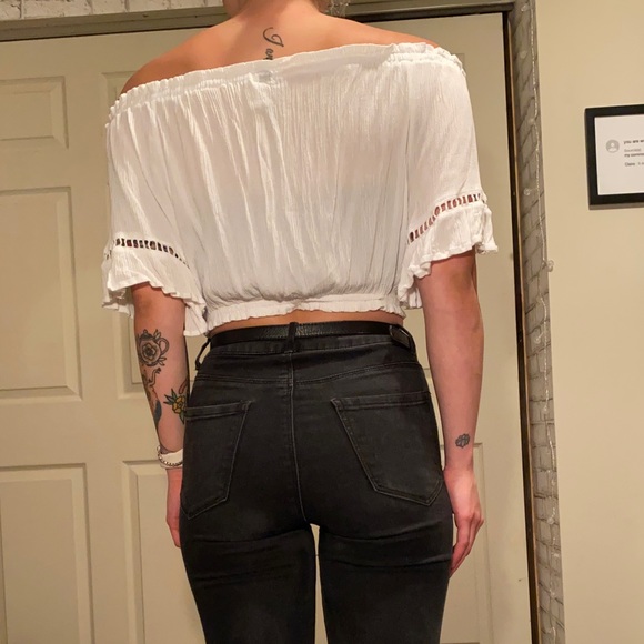 White off shoulder crop top - Picture 2 of 3
